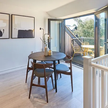 Host & - St Johns Mews