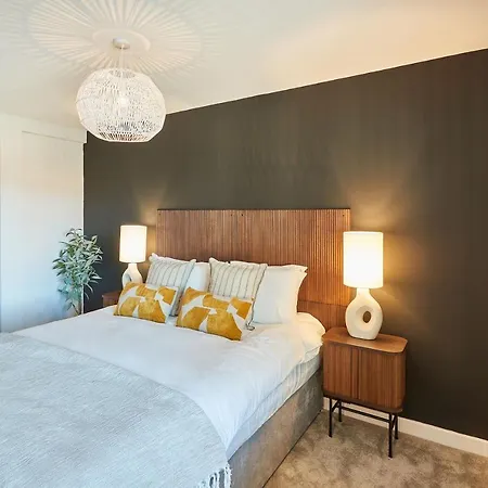 Apartment Host & - St Johns Mews