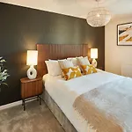 Host & - St Johns Mews York