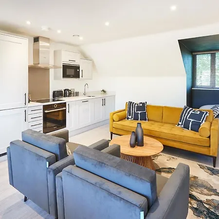 Host & - St Johns Mews Apartment *